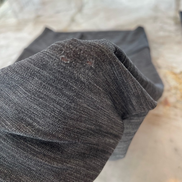 Lululemon workout pants - Size 6 - Picture 5 of 8